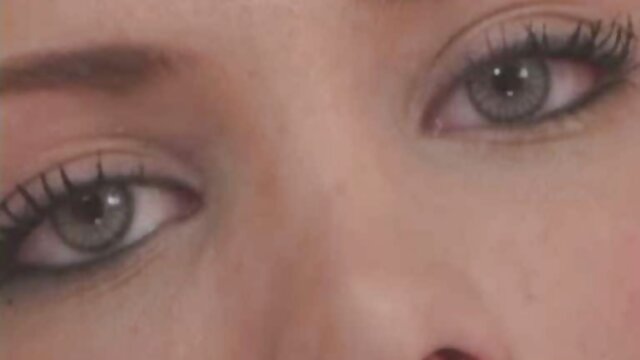 Adria Rae se laisse séduire par sa belle-mère pourno vierge Danica Dillon