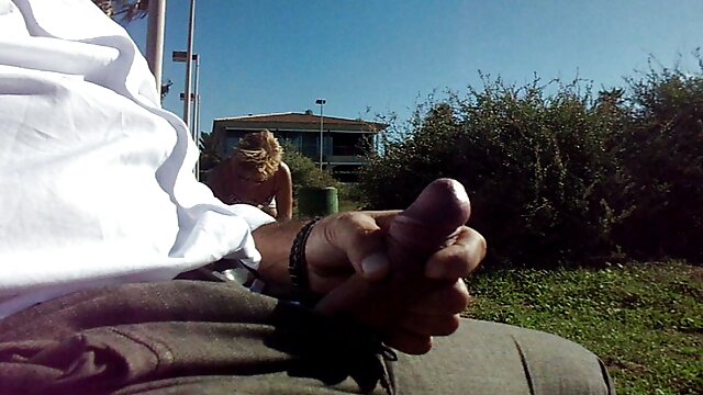 Réel adolescent video porno fille vierge obtient creampied