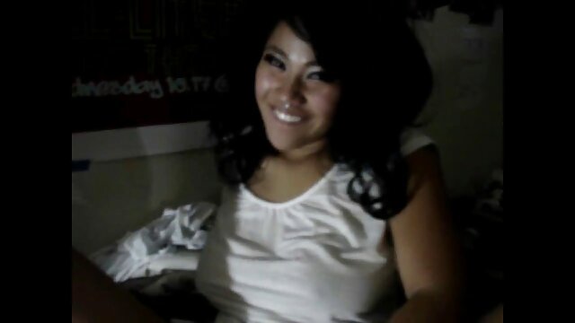 Fétiche BDSM baise pour l'adolescente porn fille vierge Emma Evins