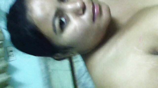 MILF xxx vierges asiatique baise un étranger blanc