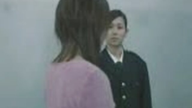 Babe xxx video vierge japonaise doggystyled après le facesitting