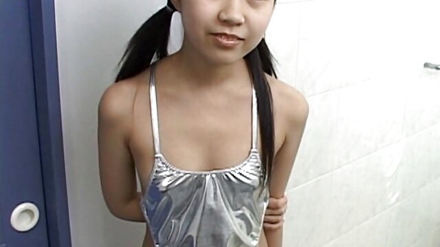 Babe tatouée enculée en porn femme vierge levrette