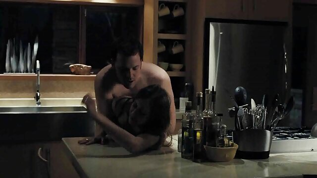 STP3 film porno fille vierge aime une baise avec une fille flexible!