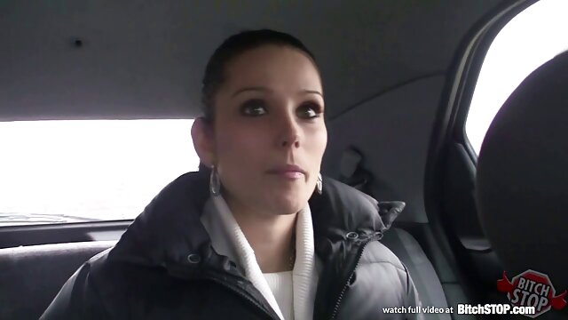 Une belle-mère allemande séduit une video xxx fille vierge adolescente pour la première baise